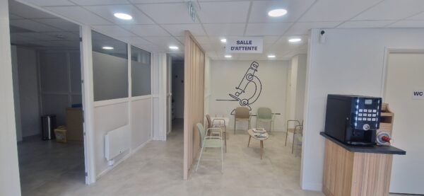 Agencement d’un laboratoire d’analyses médicales