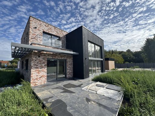 Maison neuve avec piscine à Tressin